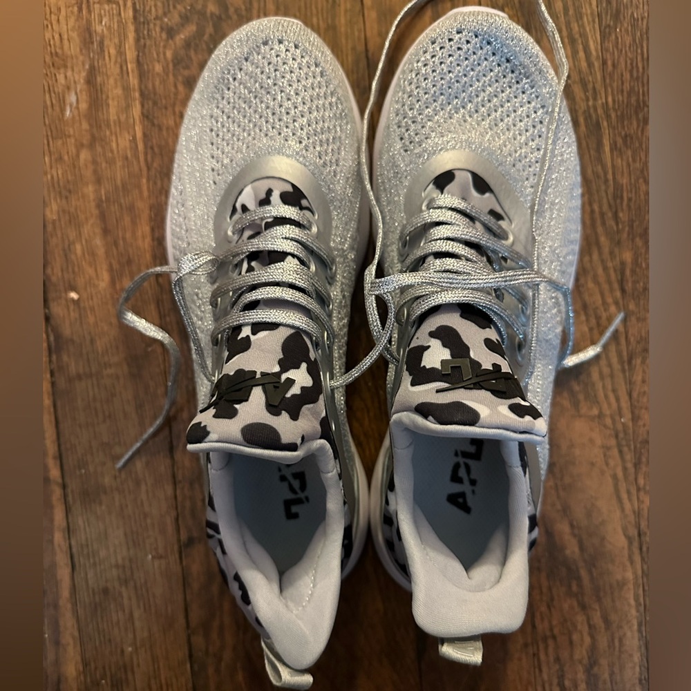 APL TechLoom Tracer Silver Leopard Size 7